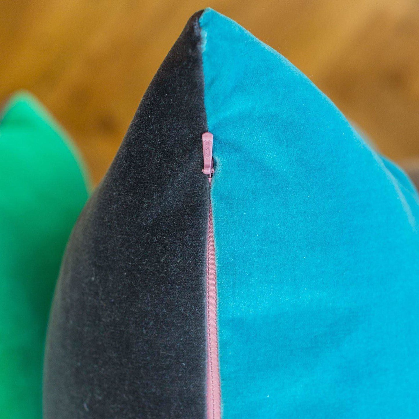 Grey blue cushions luxe 39