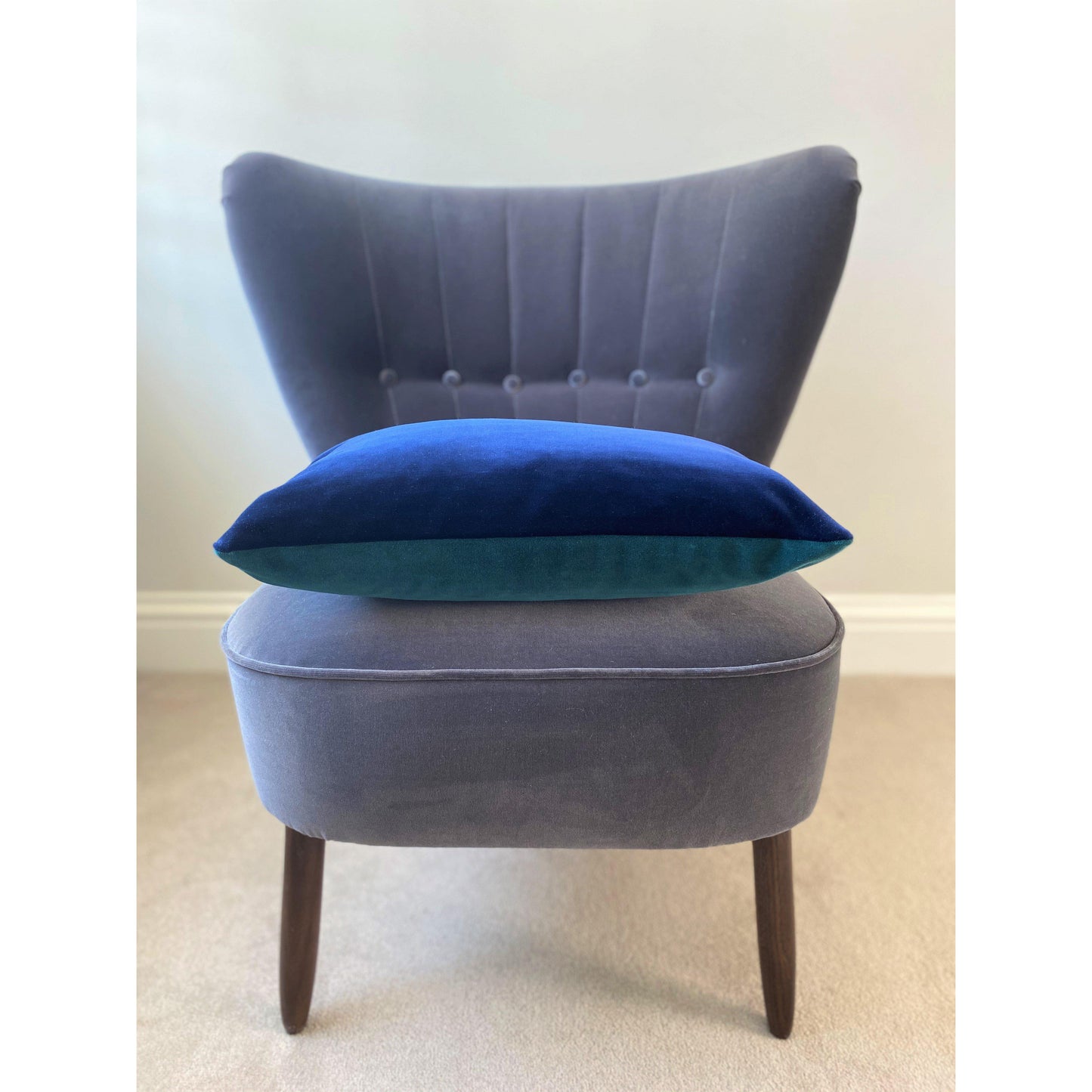 navy velvet cushion with teal luxe 39